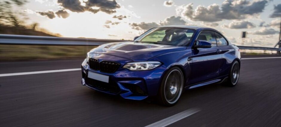 Como identificar e corrigir a direção desalinhada dos seus pneus?