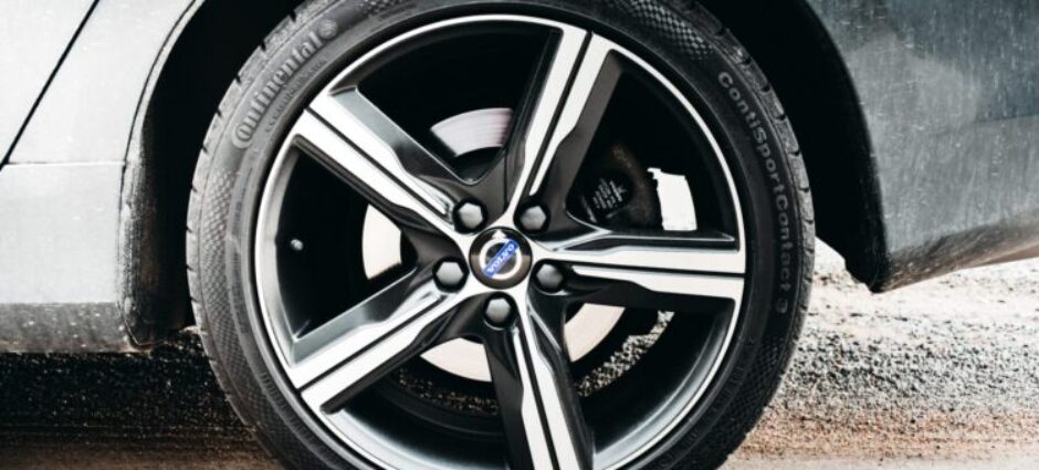 Pneu continental Powercontact. Tecnologia de ponta.