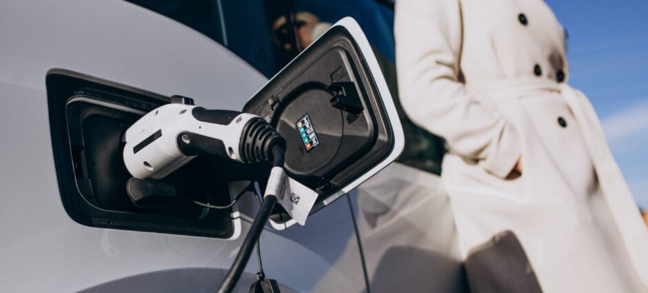 Carros Híbridos e Sustentabilidade no RJ