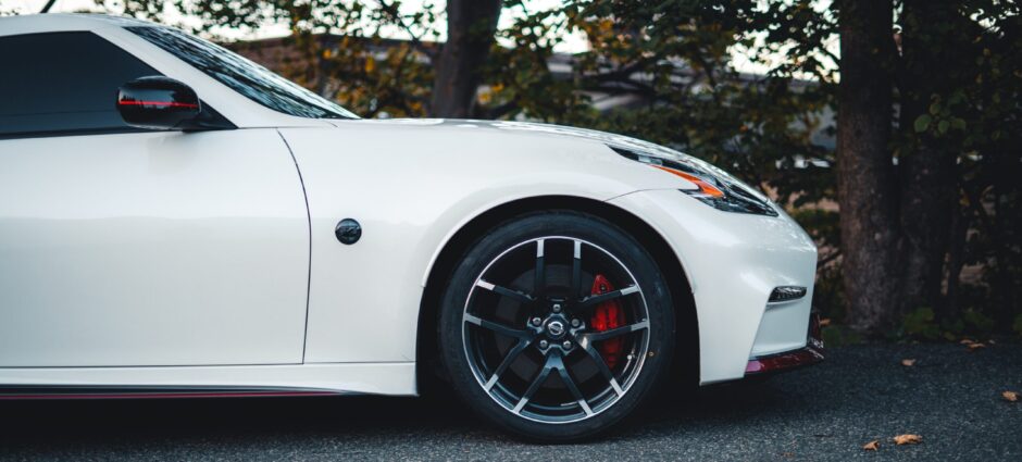 Pneu de perfil baixo: vantagens e vantagens